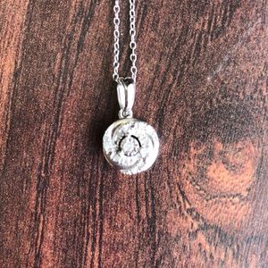 SS DIAMOND SWIRL PENDANT